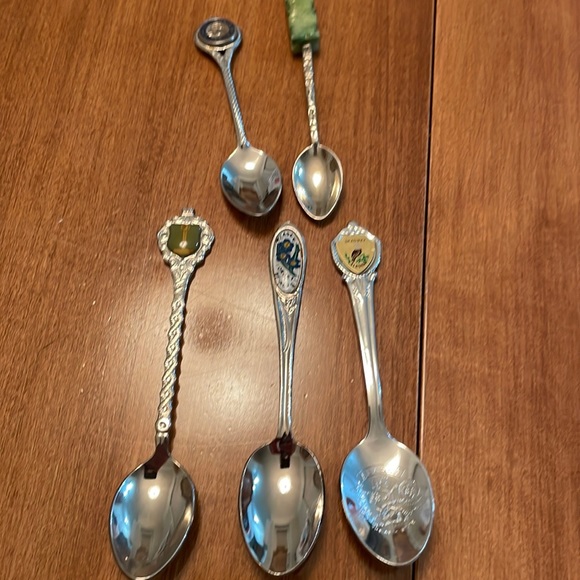 Souvenir spoons - Picture 1 of 6